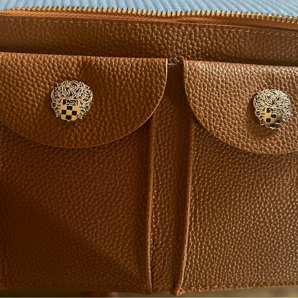 Vince Camuto Brown Textured Bag, never goes out of style!